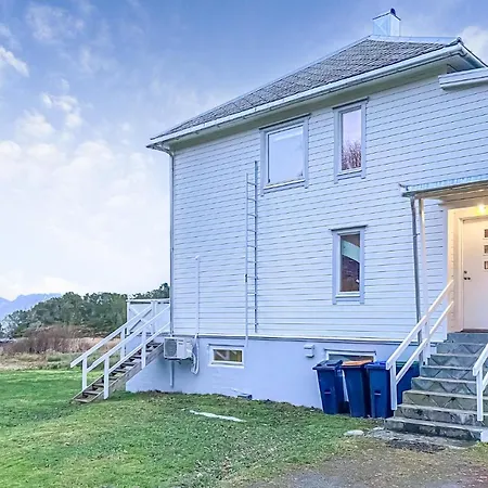 Cozy In Haroy With House Sea View Steinshamn