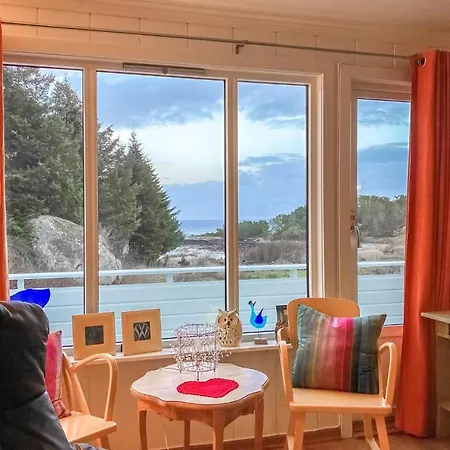 Cozy In Haroy With House Sea View *